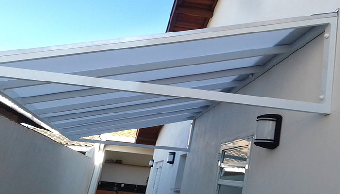 Policarbonato-ff-04 Toldos e Coberturas Fixas: Por Que Usá-los em Bertioga, SP?