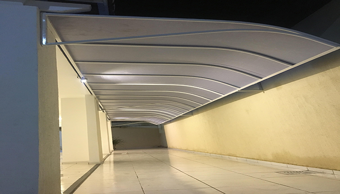 Sombra e Estilo: Os Vantagens dos Toldos Fixos em Lona para Casas e Lojas em Bertioga, SP