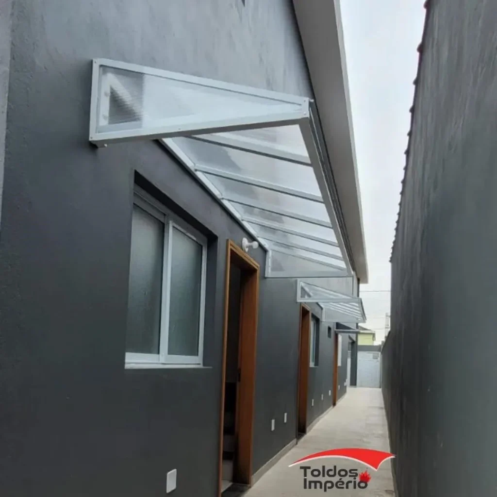 Valorização do seu espaço com toldos fixos modernos em Juquehy