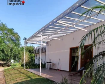 Clima sob controle com toldos fixos para qualquer estação em Maresias, SP