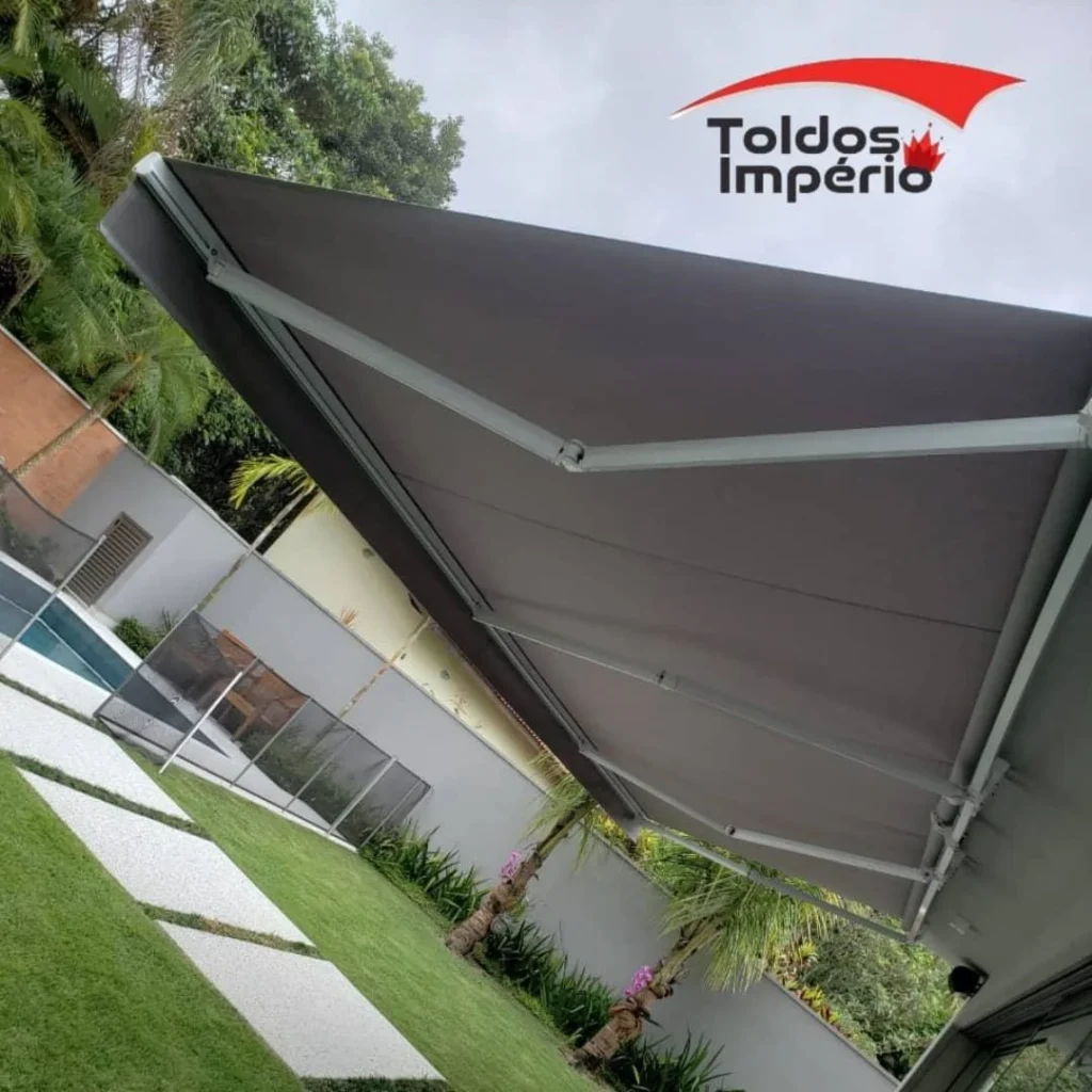 Toldos e Coberturas: A Solução Ideal para Conforto e Estilo em Casa e no Comércio