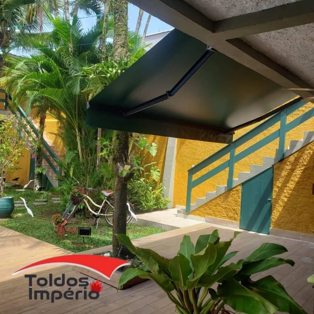Chega de Calor e Chuva! Como Toldos e Coberturas Podem melhorar Seu Ambiente em Guarujá